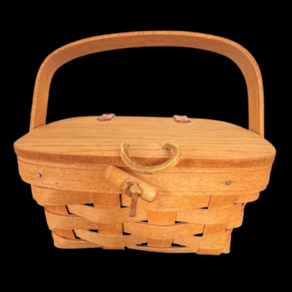 Longaberger Other - ♥️4X H.P. Longaberger Covered Basket Vintage